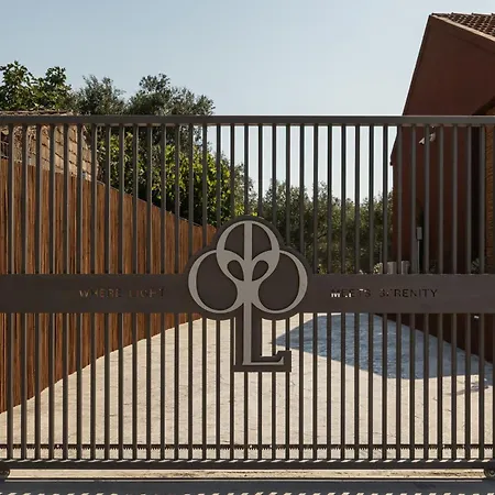 Lumora アパート カボス