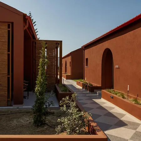 Lumora アパート カボス