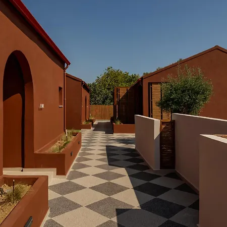 Lumora アパート カボス